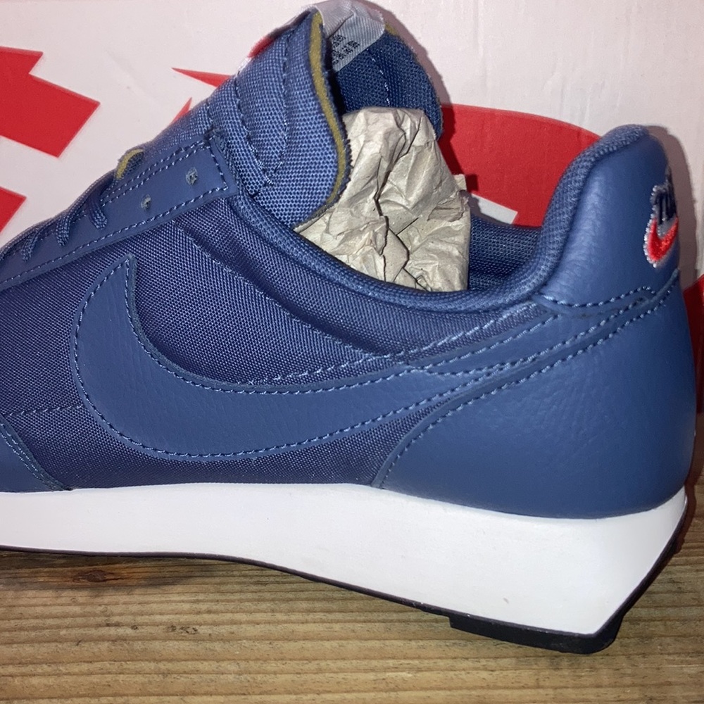 Nike Tailwind 79